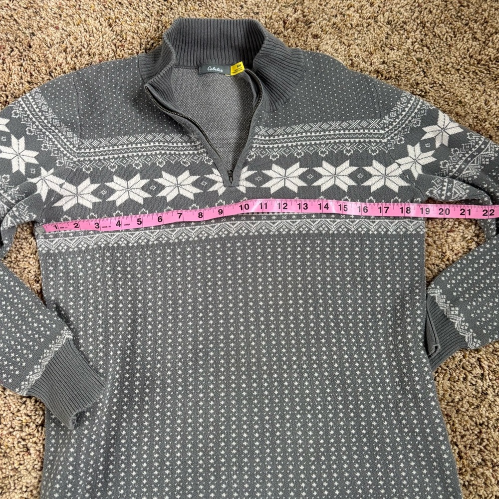 Gray Snowflake Pattern Men's Sweater - image 4